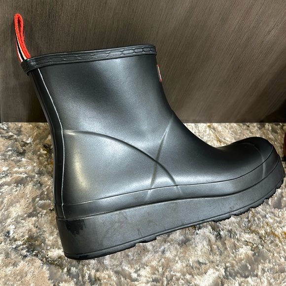 Hunter Play Short Nebula Black Rubber Rain Boots - Picture 10 of 16